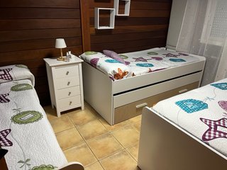 Cama nido beige y blanca