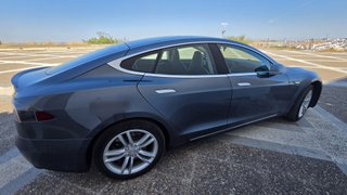 Tesla Model S 85 año 2014 con carga gratuita
