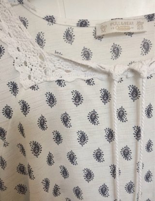 Blusa Pull&Bear Estampada Bordada Talla XS