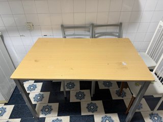 Mesa de cocina madera y metal