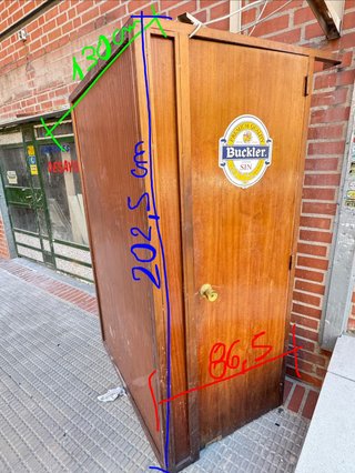 Módulo separador/vestidor de aluminio y madrera