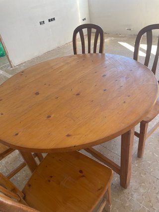 Tavolo rotondo in legno massello con 4 sedie