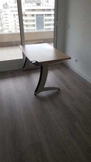 Mesa de trabajo con cajonera