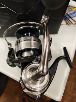 Carrete pesca Daiwa 18000-H certate spinning tonno