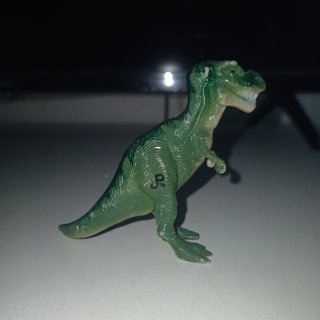T Rex + cría