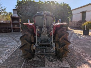 Tractor Yanmar con aperos