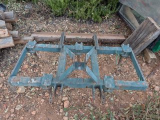 Tractor Yanmar con aperos