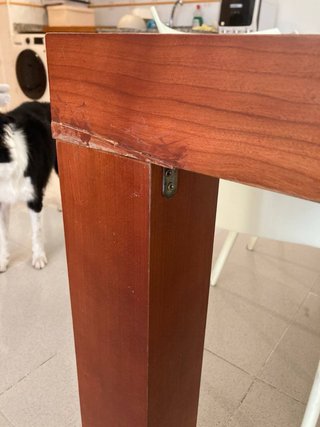 Mesa de comedor de madera