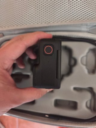 Insta360 Ace Pro + funda y cable
