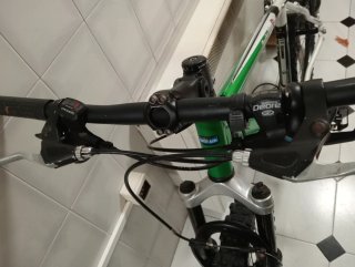 Bicicleta Rockrider verde y blanca
