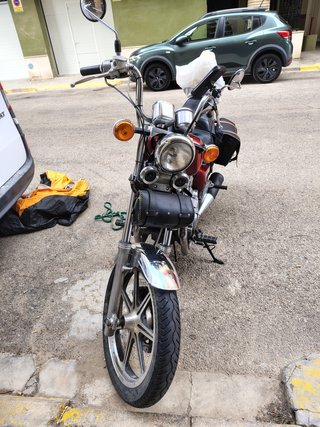 Moto roja y plateada