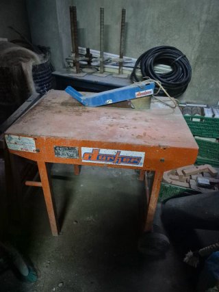 Hormigonera y herramientas construcción