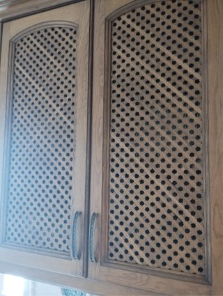 Platero completo de madera con puertas celosía