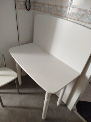 Mesa de cocina blanca de madera+ 2 taburetes