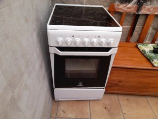 Cocina Vitrocerámica Indesit Blanca