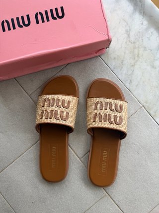 Ciabatte Miu Miu beige/marrone