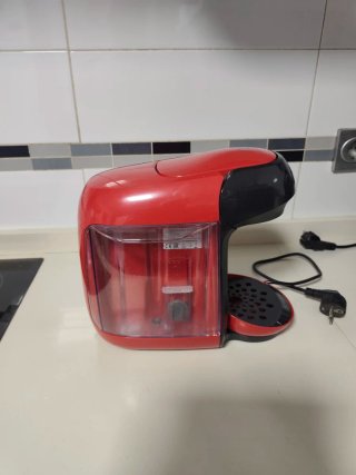 Cafetera Roja con Depósito Extraíble Bosch tassimo
