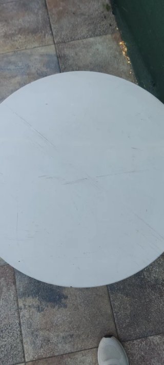 Mesa auxiliar redonda color blanco