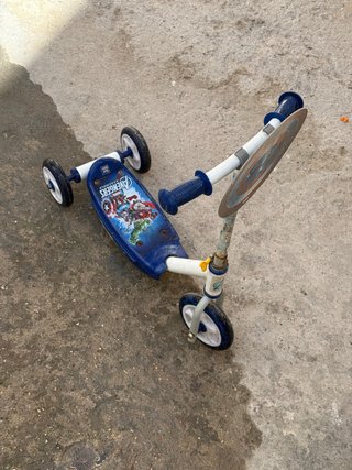 Patinete infantil Avengers