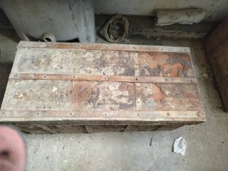 Baúl antiguo madera y metal para restaurar