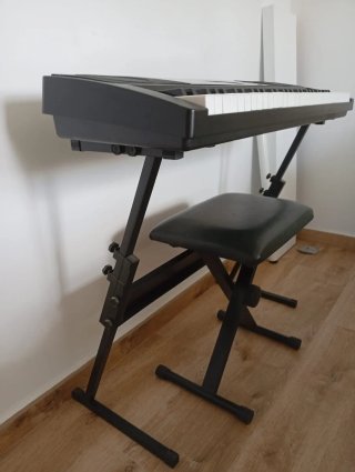 Teclado RockJam RJ761 + Metrónomo Korg MA-2