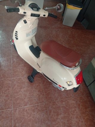 Moto Eléctrica Infantil Beige