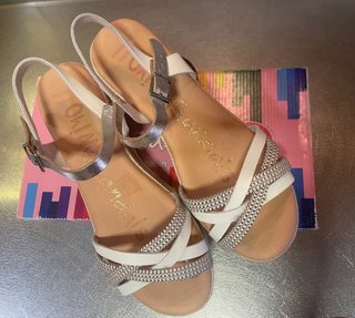 Sandalia cuña Oh! My Sandals STYLE blanco/plata