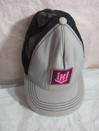 Gorra KRÜ Negra y Gris