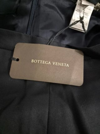 Falda negra midi, Bottega Veneta