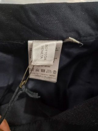 Falda negra midi, Bottega Veneta