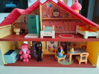 Casa de Bluey incluye figuras de coco y snickers