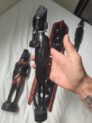 Lote 6 figuras y máscaras de madera