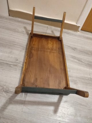 Mesa de cama plegable de madera