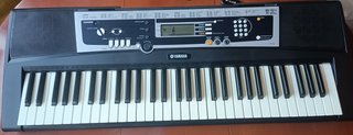 Teclado Yamaha YPT-210