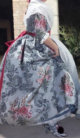 Traje de Fallera Completo Gris y Rosa