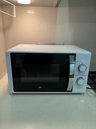 Microondas OK. OMW 2024-3 W (700W/20L) NUEVO