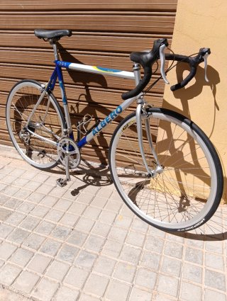 Bicicleta de carretera ALBERO