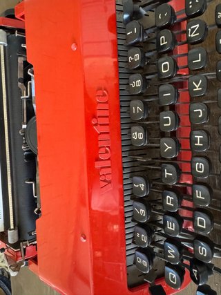 Máquina de escribir Olivetti Valentine Roja