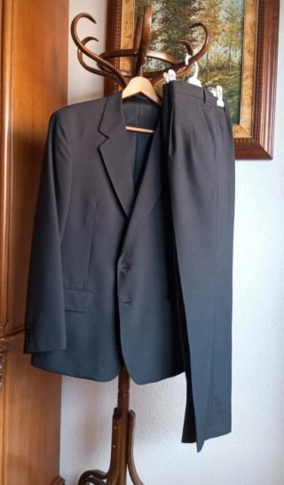 Traje Gianni Verletto. Talla 52  Gris marengo.