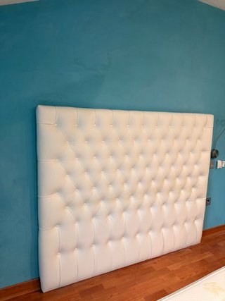 Vendo cabecero de cama de 150 cm, tapizado en poli