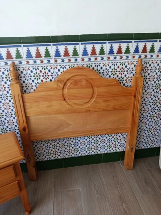 Mesita de noche + cabecero madera