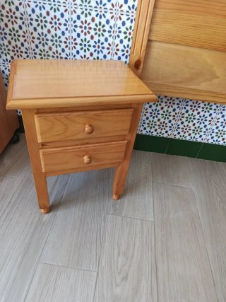 Mesita de noche + cabecero madera