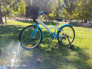 Bicicleta Btwin Niña Azul y Blanca