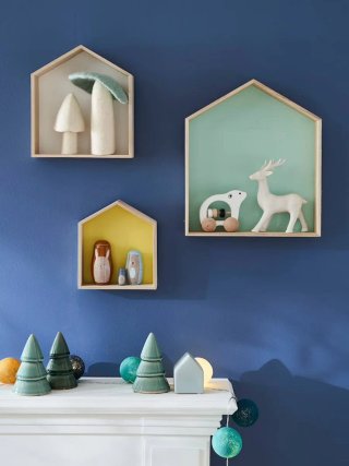 Estanterías casita madera y colores