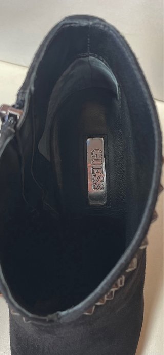 Botines Tacon Guess Ante Negro Tachuelas