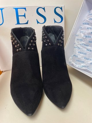 Botines Tacon Guess Ante Negro Tachuelas