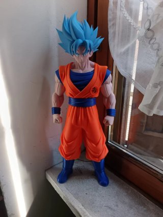 Goku Super Saiyan Blue Figure