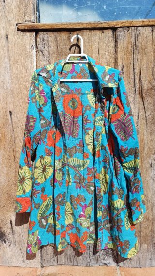 Camisa larga floral azul