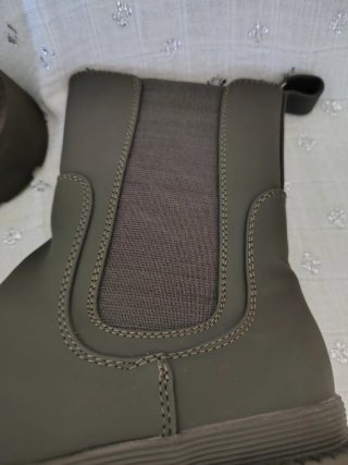 Stivaletti verde oliva con zip