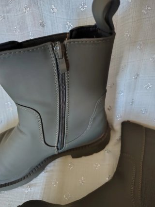 Stivaletti verde oliva con zip